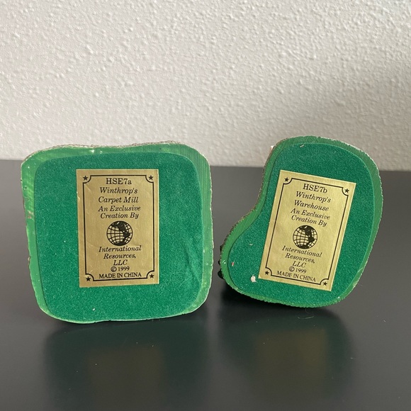 ⭐️SOLD⭐️Liberty Falls Miniatures Winthrop’s Warehouse and Carpet Mill Vintage - Picture 5 of 8